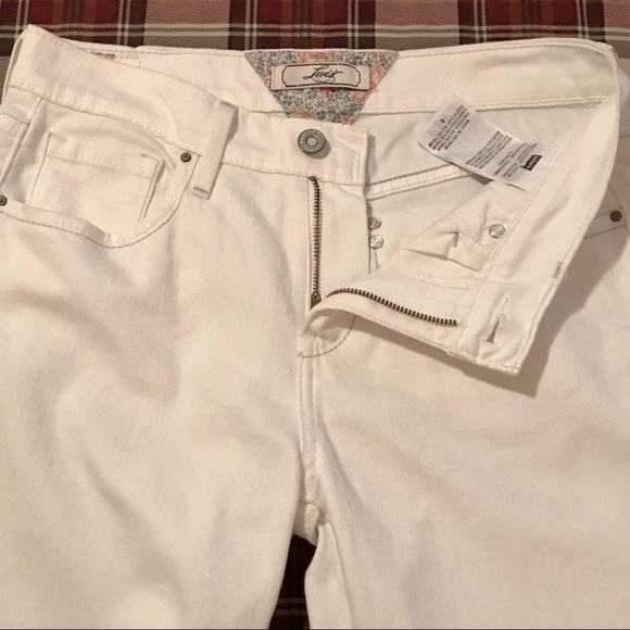 levi's stretch capris